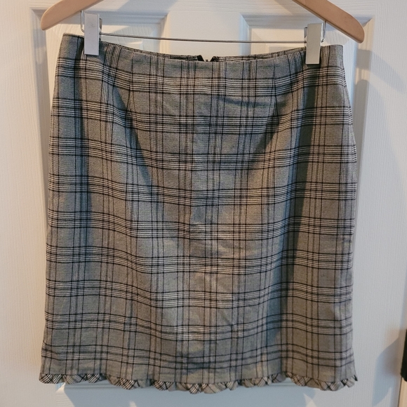 Dresses & Skirts - Women's Skirt